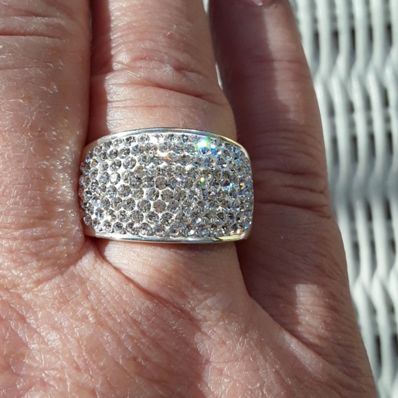 NWT Crystal-ogy Silver and Clear Crystal Ring - Picture 2 of 8
